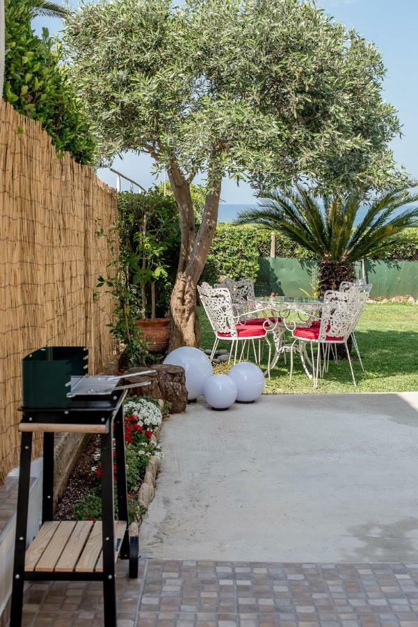 Oikia Eleanthi - Beachfront Garden Home! Мітікас Екстер'єр фото