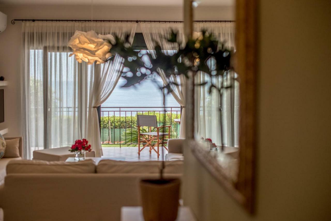 Oikia Eleanthi - Beachfront Garden Home! Мітікас Екстер'єр фото