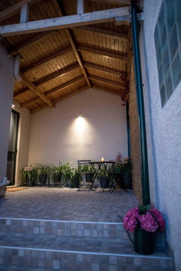 Oikia Eleanthi - Beachfront Garden Home! Мітікас Екстер'єр фото